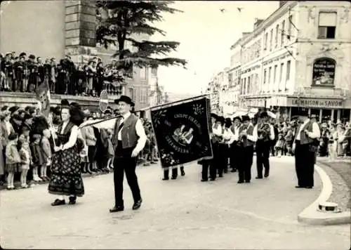 Foto Elsass?, Fest, Festzug, Mann mit Standarte