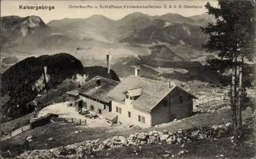 Ak Kaiserthal in Tirol, Unterkunftshütte Vorderkaiserfelden der Sektion Oberland, Berge