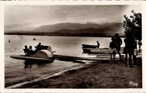 Ak Excenevex Haute Savoie, Dämmerung am See, Tretboote