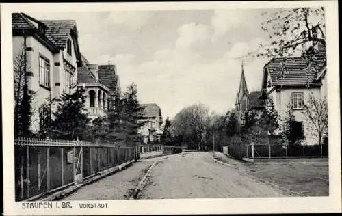 Ak Staufen im Breisgau Schwarzwald, Partie in der Vorstadt, Kirchturm, Wohnhäuser