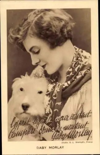 Ak Schauspielerin Gaby Morlay, Portrait mit Hund, Autogramm