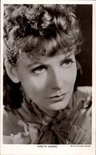 Ak Schauspielerin Greta Garbo, Portrait