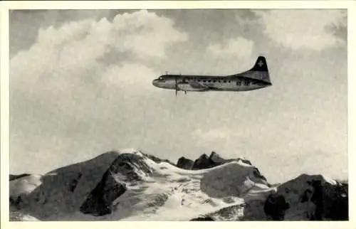 Ak Swissair, Convair Liner, Passagierflugzeug über den Alpen, HB-IRP