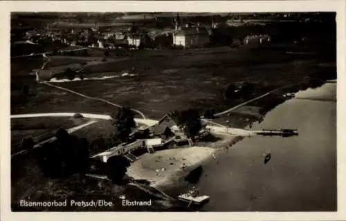 Ak Pretzsch an der Elbe Bad Schmiedeberg, Elbstrand, Fliegeraufnahme