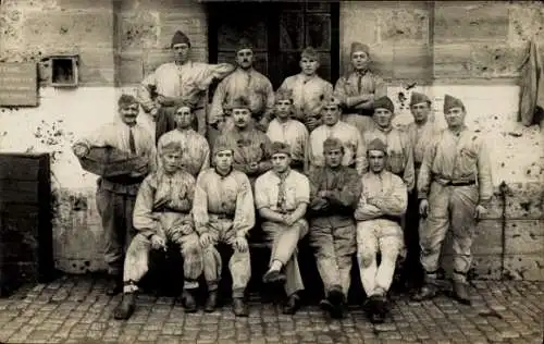 Foto Ak Französische Soldaten in Uniformen, Gruppenfoto