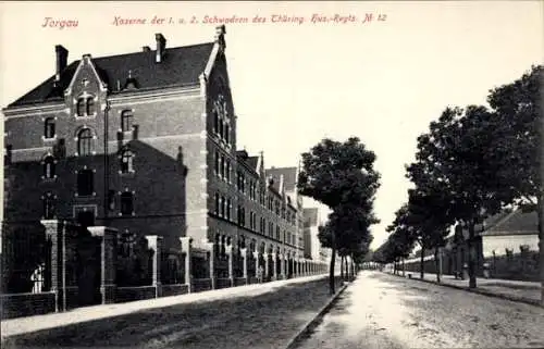 Ak Torgau an der Elbe, Kaserne der 1. und 2. Schwadron, Thüringisches Husaren-Regiment Nr. 12