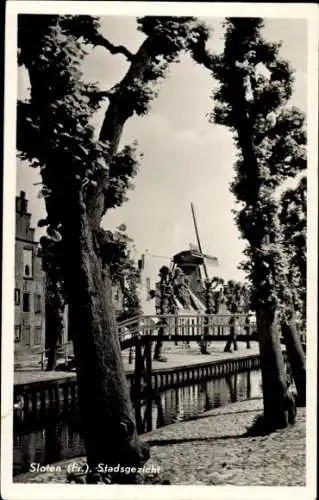 Ak Sloten Friesland Niederlande, Stadtansicht, Mühle