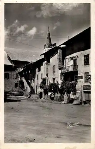 Ak Guillestre Hautes Alpes, Place du Portail