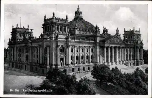 Set von 16 AK Berlin Dom Reichstaggebäude etc.