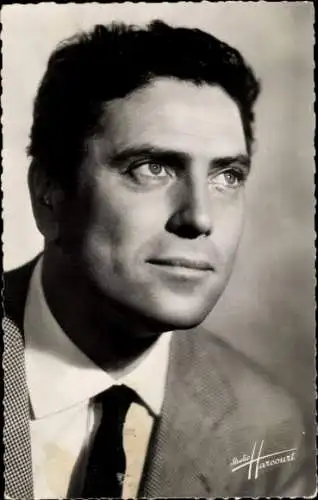 Ak Schauspieler Ralph Vallone, Portrait