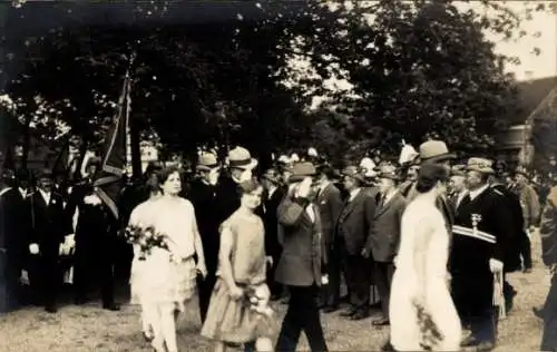 Foto Ak Borbeck Essen im Ruhrgebiet, Fest, Festzug, Standarte