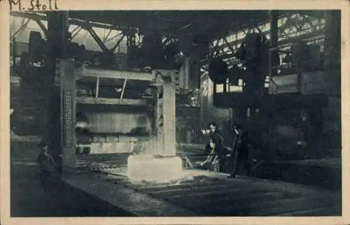 Ak Oberschlesien, 9. Walzwerk, Arbeiter mit Metallblock