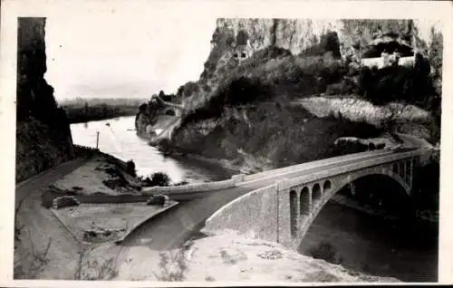 Ak Yenne Savoie, Le Pont de la Balme