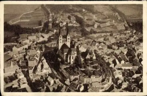 Foto Ak Quedlinburg im Harz, Blick auf den Ort, Fliegeraufnahme