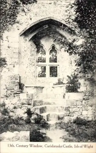 Ak Carisbrooke Isle of Wight England, Carisbrooke Castle, Fenster aus dem 13. Jahrhundert