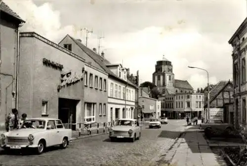 Ak Wolgast in Mecklenburg Vorpommern, Chausseestraße, Petrikirche