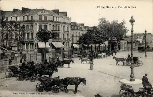 Ak Le Mans Sarthe, Cour de la Gare, Kutsche