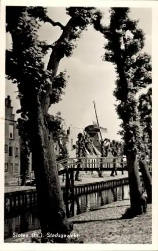 Ak Sloten Friesland Niederlande, Stadtansicht, Mühle