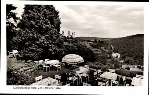 Ak Manderscheid in der Eifel, Hotel Zens, Hotelterrasse