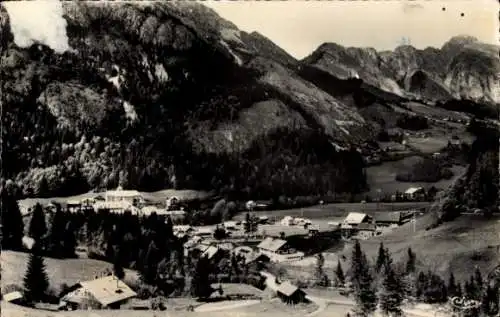 Ak Abondance Haute Savoie, vue generale et le Mont Chauffe