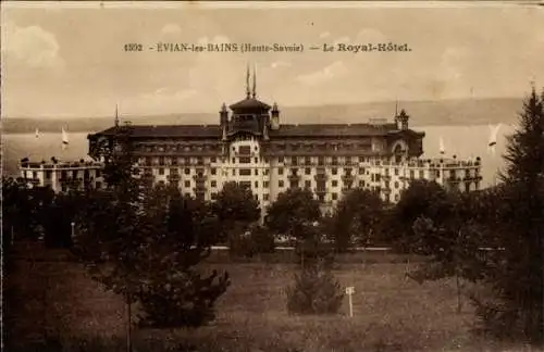 Ak Évian les Bains Haute Savoie, Royal-Hotel