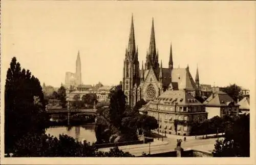 Ak Strasbourg Straßburg Elsass Bas Rhin, vue generale, l'Eglise Saint-Paul et la Cathedrale