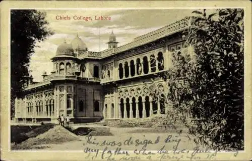 Ak Lahore Pakistan, Chiefs College