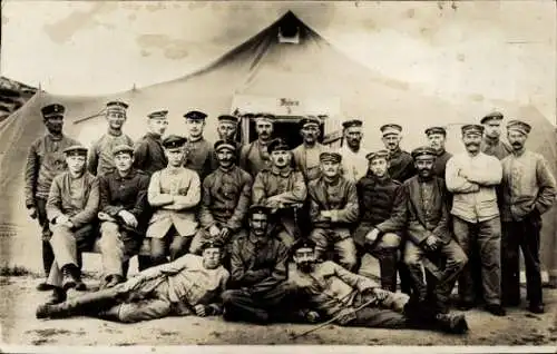 Foto Ak Deutsche Soldaten in Uniformen, Feldlazarett 357, I WK