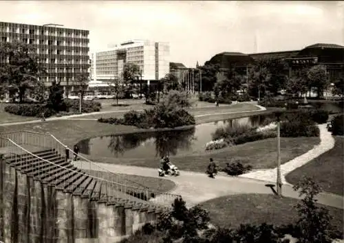 Ak Leipzig in Sachsen, Schwanenteich, Hauptbahnhof, Hotel Stadt Leipzig