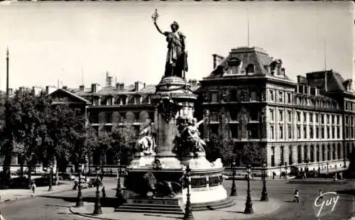 Ak Paris III, Place de la République, Denkmal