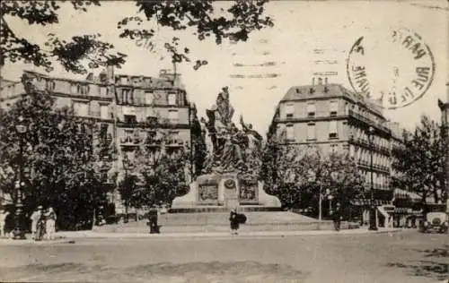 Ak Paris III Marais, Place Victor-Hugo