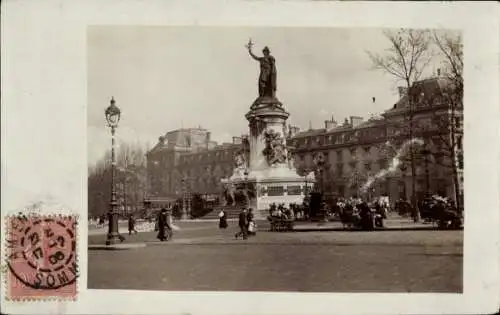 Ak Paris III, Place de la République, Denkmal