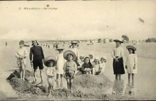 Set von 50 Ak  Riva Bella Menschen am Strand