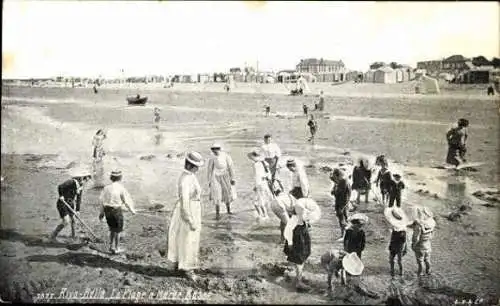 Set von 50 Ak  Riva Bella Menschen am Strand