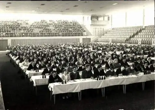 Set von 7 Fotos Wismar Sport und Mehrzweckhalle , 1971 , SED