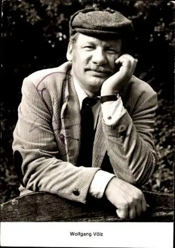 Ak Schauspieler Wolfgang Völz, Portrait, Autogramm, Mütze