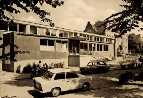 Ak Zeitz im Burgenlandkreis, Volksschwimmhalle