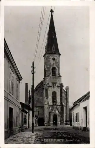 Foto Ak Ebenfurth in Niederösterreich, Kirche, Straßenpartie