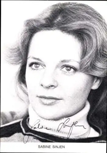 Ak Schauspielerin Sabine Sinjen, Portrait, Autogramm