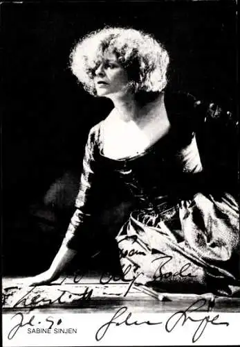 Ak Schauspielerin Sabine Sinjen, Portrait, Autogramm