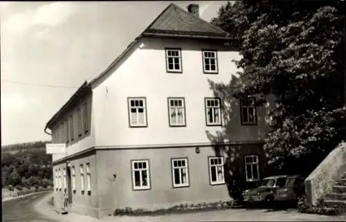 Ak Hockeroda Kaulsdorf, Gasthof zum Bahnhof, Straßenpartie