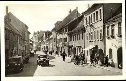 Ak Triptis in Thüringen, Straßenpartie, Autos, Passanten