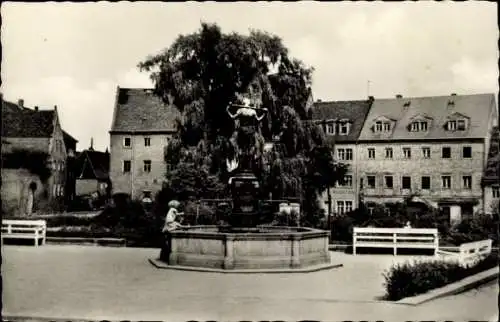 Ak Dohna in Sachsen, Partie am Marktplatz, Brunnen, Geschäft Richter, Kinder