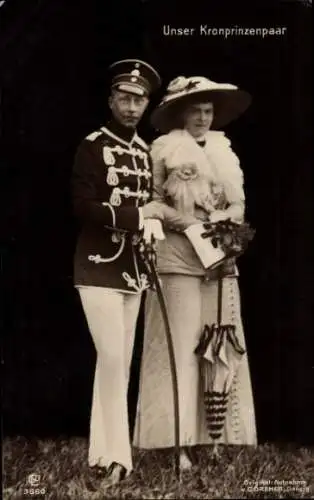 Ak Kronprinzessin Cecilie von Preußen mit Kronprinz Wilhelm, Husarenuniform, Liersch 3860