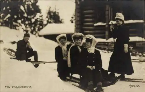 Foto Ak Frognerseteren Frognersaeteren Oslo Norwegen, Schlittenpartie, Frauen