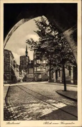 Ak Stralsund in Vorpommern, Blick vom Kniepertor, Wohnhäuser, Kirche