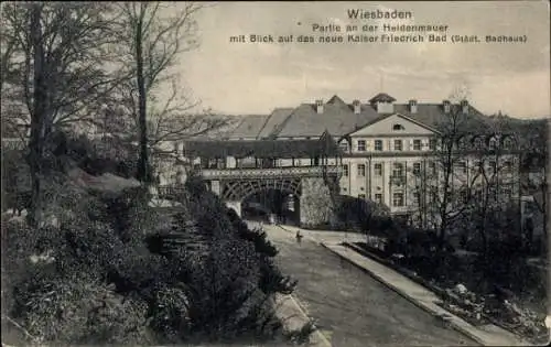 Ak Wiesbaden in Hessen, Heidenmauer, Kaiser-Friedrich-Bad