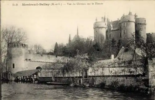 Ak Montreuil Bellay Maine et Loire, vue du Chateau sur le Thouer