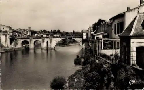 Ak Villeneuve sur Lot Lot et Garonne, vue vers le vieux Pont