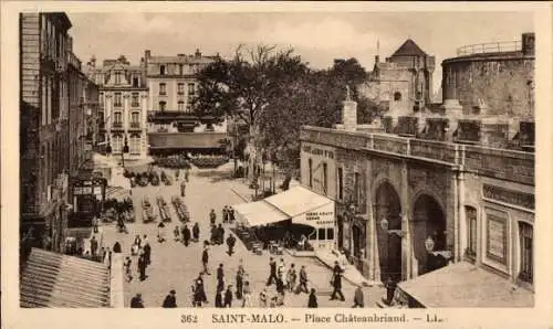 Ak Saint Malo Ille et Vilaine Bretagne, Place Chateaubriand